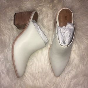 NEW! FRYE Flynn Mule